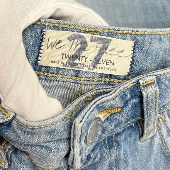 We The Free Low Rise Boot Leg Light Wash Jeans size 27 - Picture 6 of 6